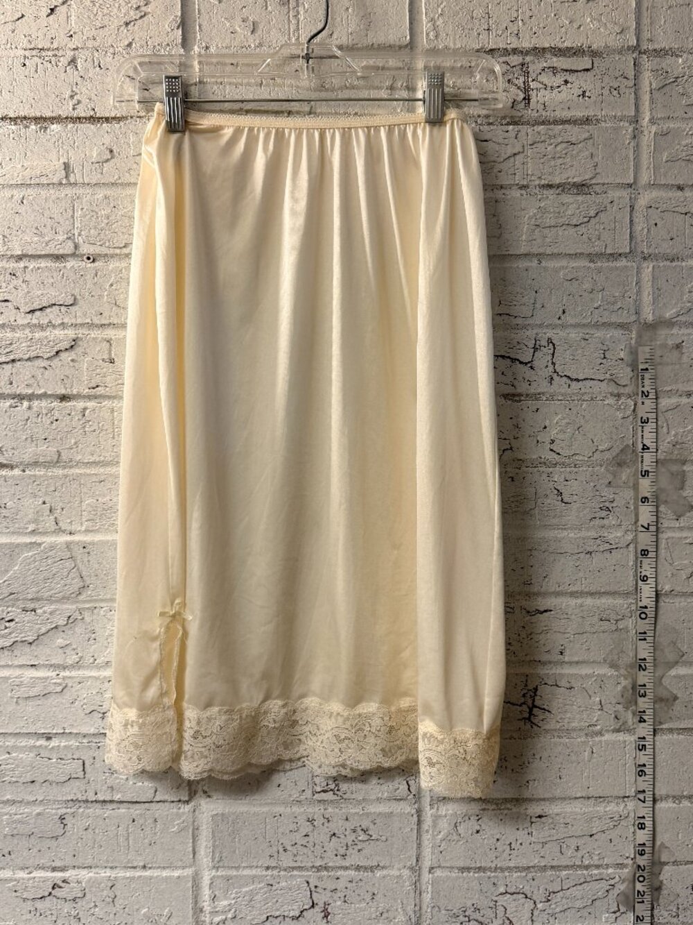 Vintage Vassarette Ivory Half Slip Skirt Lace Trim Midi Size Medium USA Made